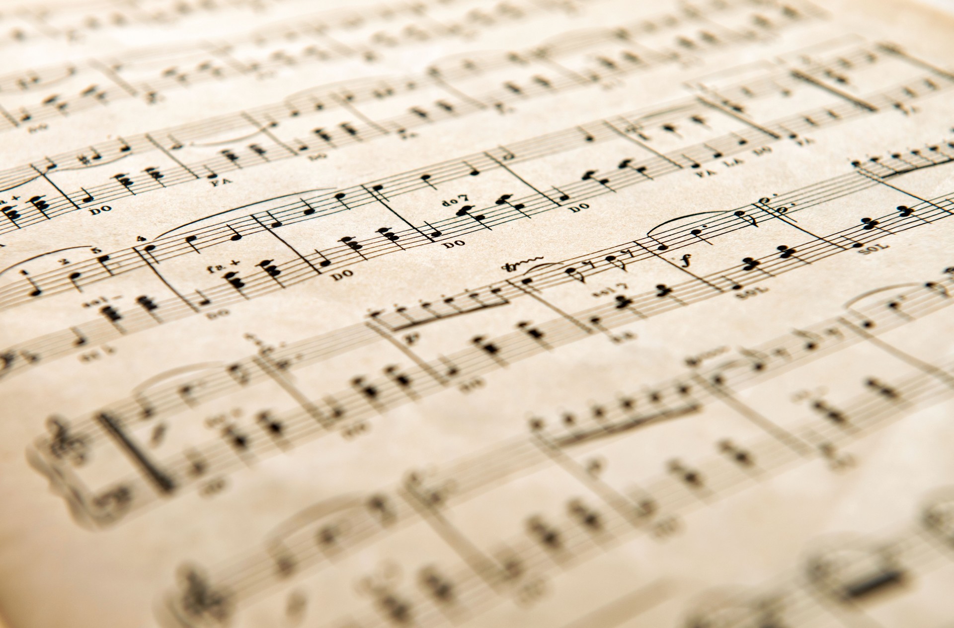 Close-Up De Notas Musicais No Papel